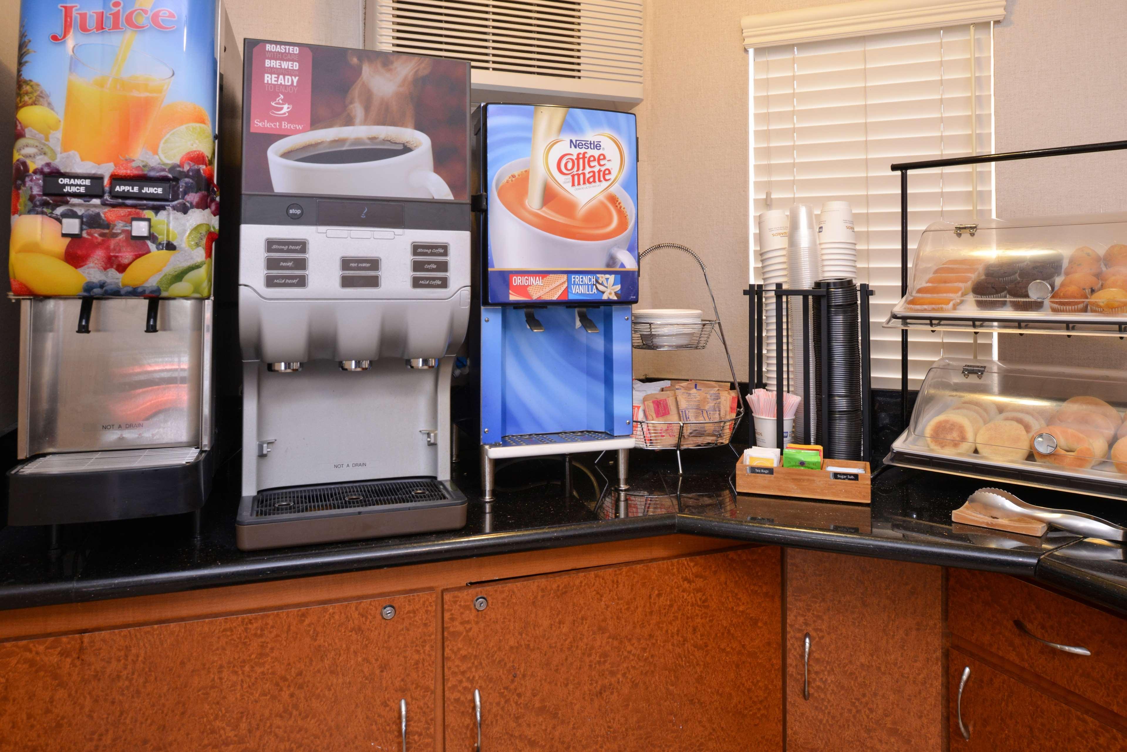 Best Western Courtesy Inn Hotel - Anaheim Resort At The Park Экстерьер фото
