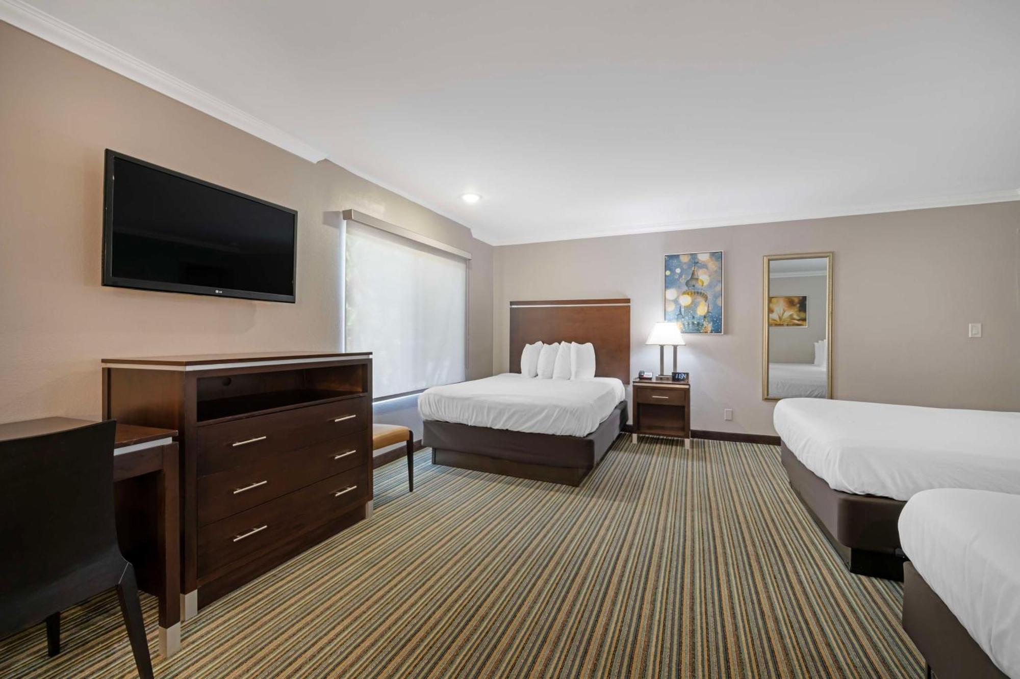 Best Western Courtesy Inn Hotel - Anaheim Resort At The Park Экстерьер фото